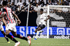 Flix Torres, no Majestoso, foi o titular por mais uma vez na zaga do Corinthians
