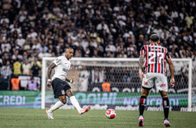 Raul Gustavo entrou no segundo tempo em sua primeira partida aps o retorno ao Corinthians
