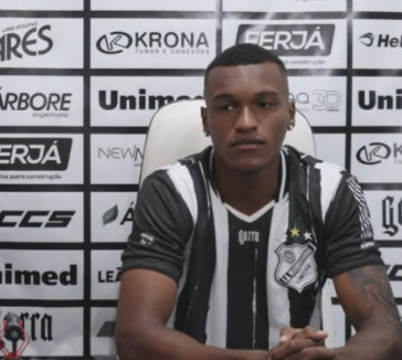 Matheus Alexandre, de 20 anos, foi contratado em abril de 2019 e nunca pisou no Corinthians; emprestado duas vezes para a Ponte Preta, time que o vendeu, e agora est na Inter de Limeira