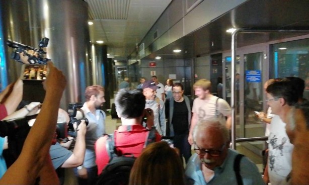 Lo Jab, reforo do PAOK, foi acompanhado em aeroporto por batalho de jornalistas
