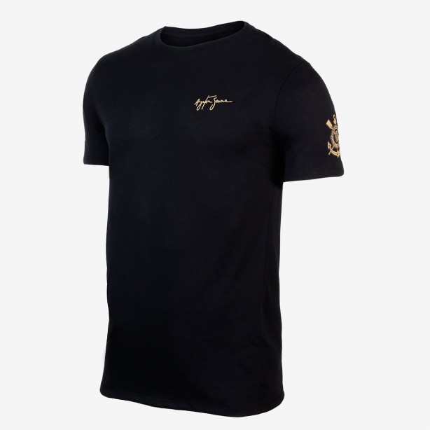 Nova verso da camiseta em homenagem a Ayrton Senna est disponvel na Shop Timo