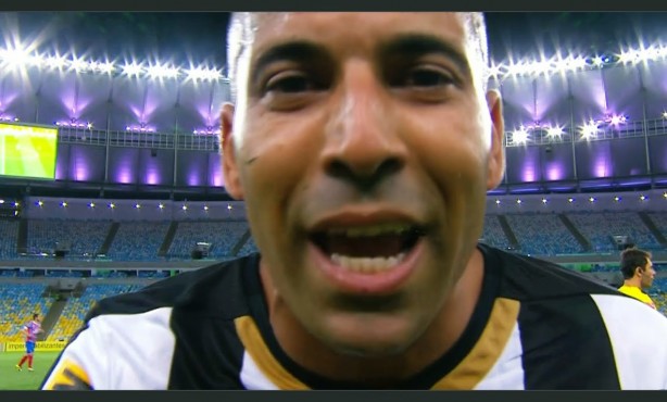 Sheik durante momento de extravaso em 2014, pelo Botafogo