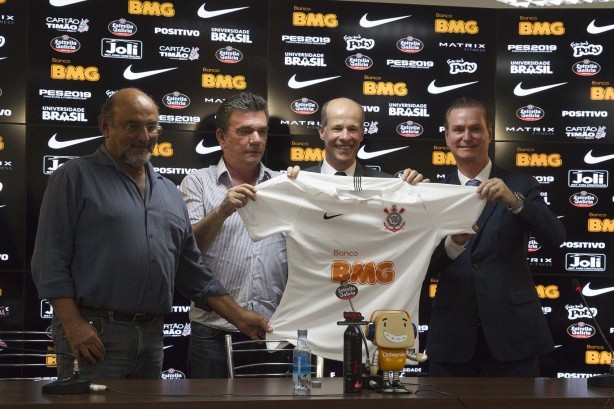 Parceria com o BMG foi anunciada no CT do Corinthians no ltimo dia 22