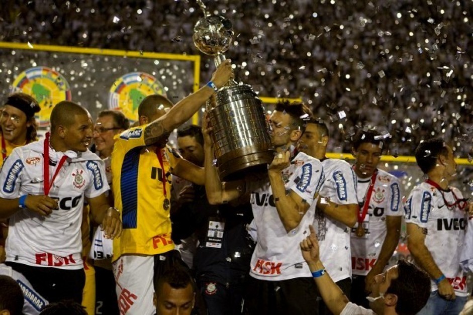 Invicto, o Corinthians conquistou o ttulo indito da Libertadores em 2012