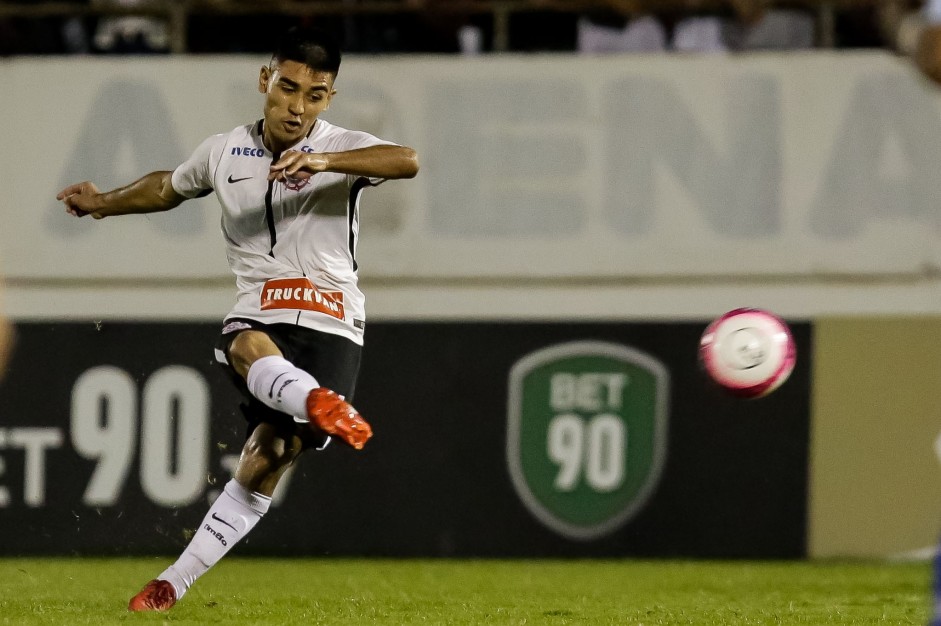 Fabrcio Oya pode deixar o Corinthians de graa nos prximos meses