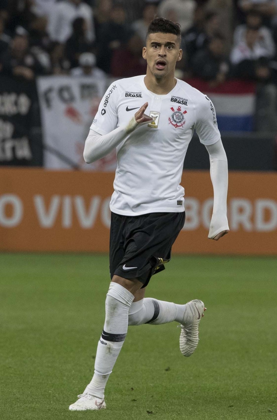 Lo Santos teve chance na zaga corinthiana durante partida contra o Cruzeiro