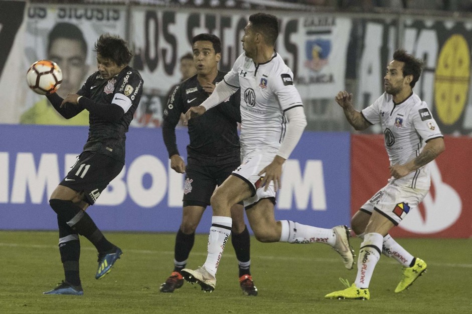 Corinthians perdeu para o Colo-Colo, no jogo de ida das oitavas de final da Libertadores 2018