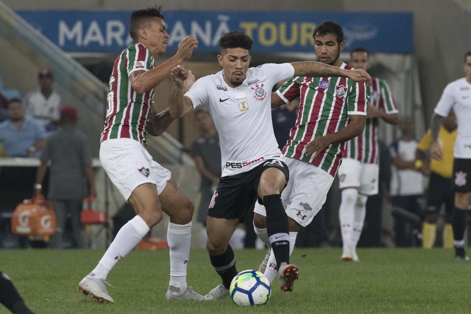 Douglas durante partida contra o Fluminense, pelo Brasileiro, no Maracan