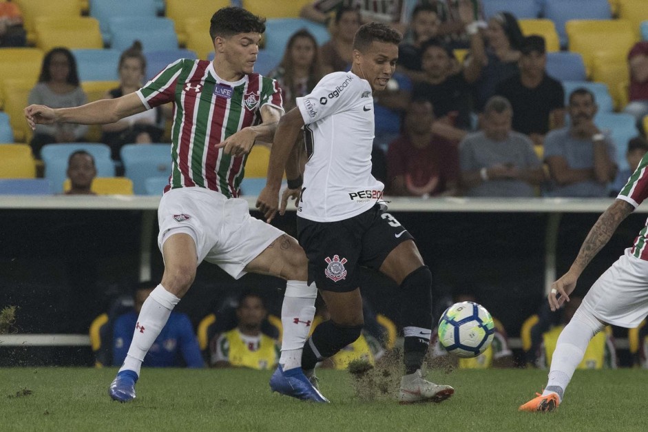O garoto Pedrinho durante partida contra o Fluminense, no Marcan