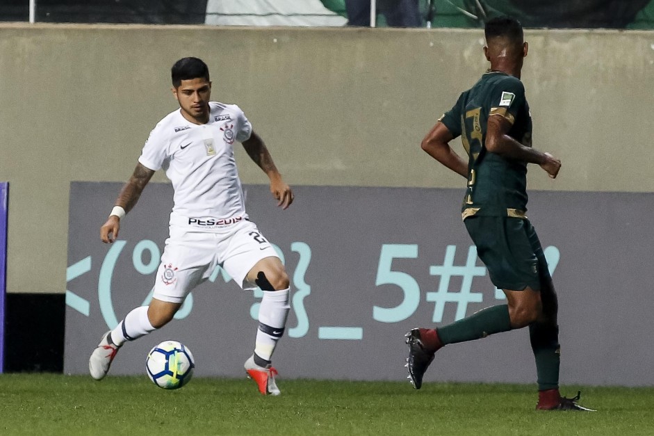 Sergio Daz fez seu primeiro jogo com a camisa do Corinthians contra o Amrica-MG