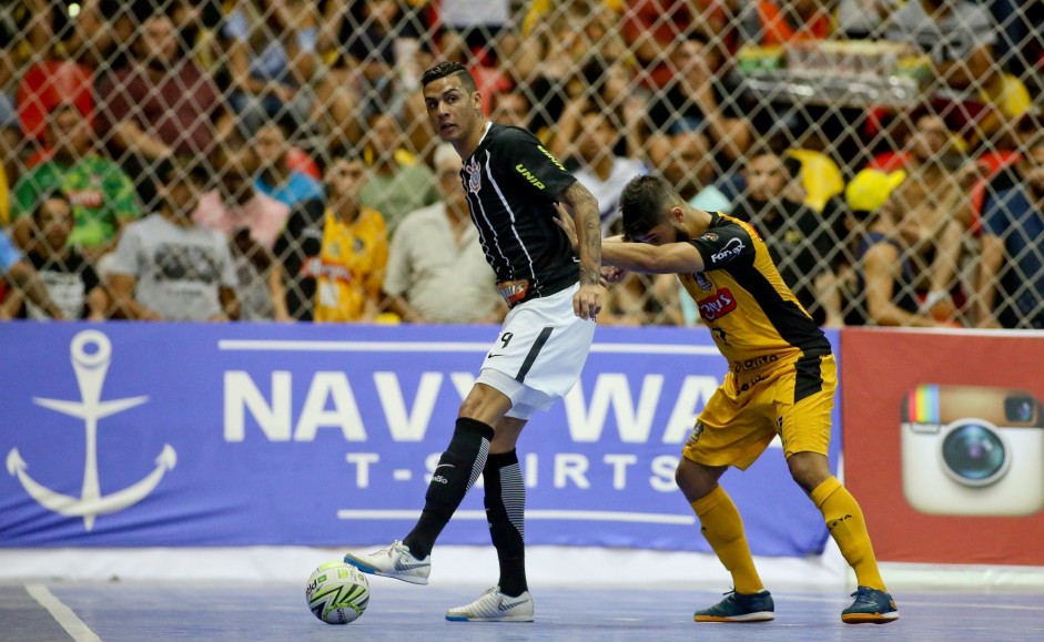 Douglas Nunes durante jogo contra o Sorocaba, pela Liga Paulista de Futsal