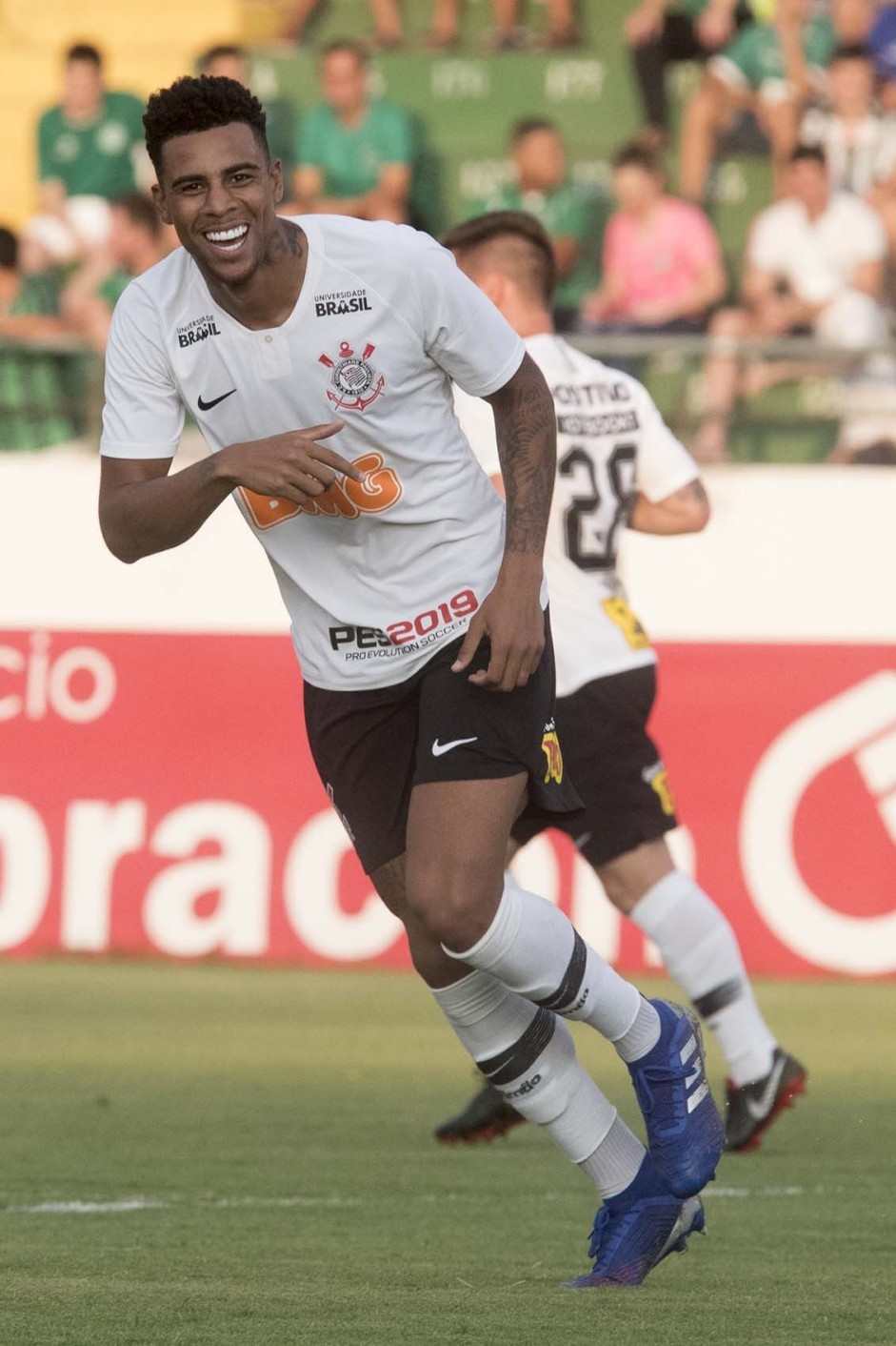 Gustavo anotou o nico gol corinthiano contra o Guarani, pelo Campeonato Paulista