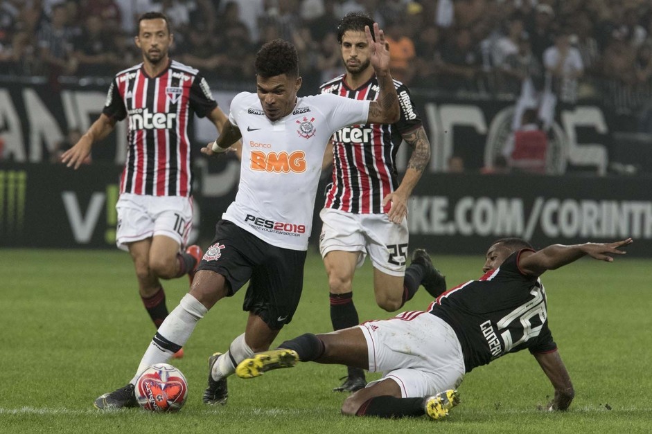 Jnior Urso foi titular contra o So Paulo, em clssico que aconteceu na Arena Corinthians