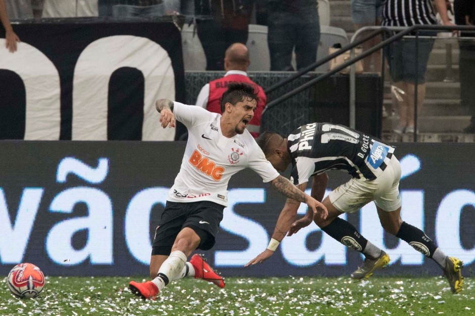 Fagner em partida contra o Santos, pelo Paulisto 2019
