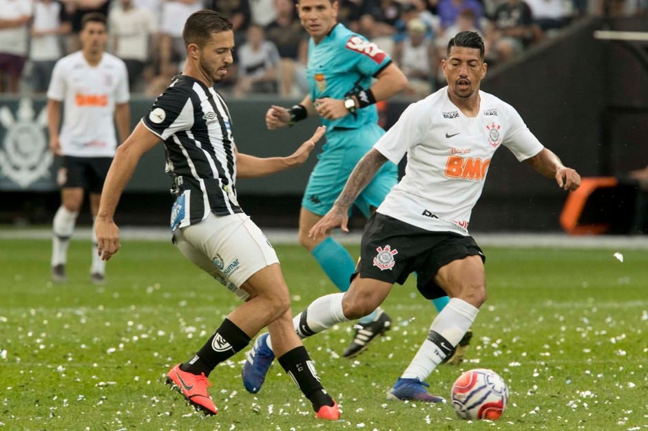 Volante Ralf no jogo contra o Santos, pelo Campeonato Paulista, na Arena Corinthians