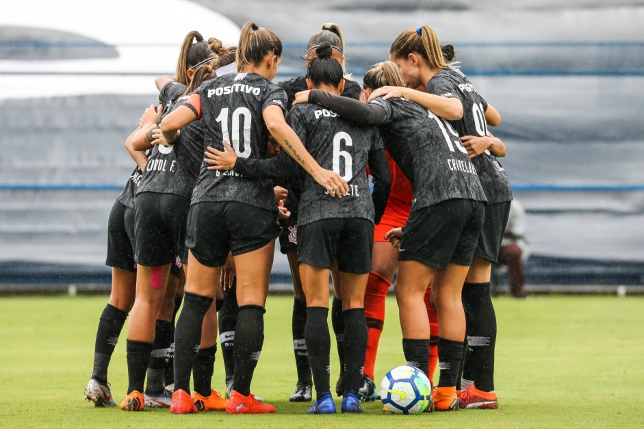 Meninas do Corinthians Futebol Feminino na partida contra o Santos