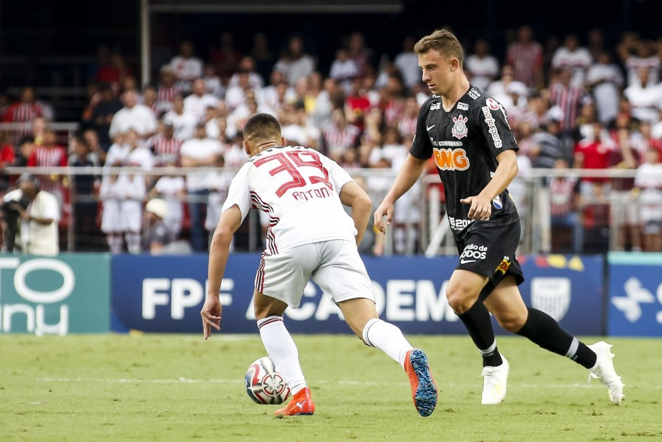 Carlos Augusto no duelo contra o So Paulo, pela final do Campeonato Paulista 2019