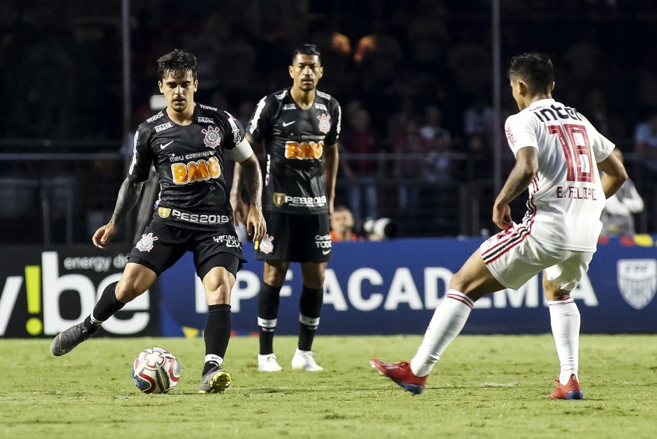 Fagner e Ralf no jogo contra o So Paulo, pelo Campeonato Paulista 2019