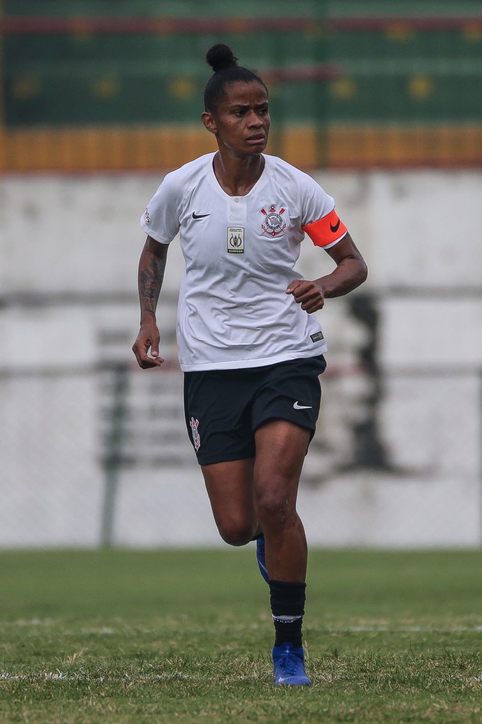 A capit Grazi no duelo contra a Portuguesa, pelo Campeonato Paulista Feminino