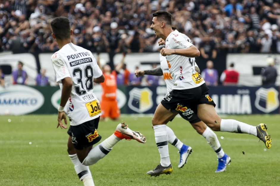Avelar comemora seu gol contra o So Paulo, pela final do Campeonato Paulista 2019