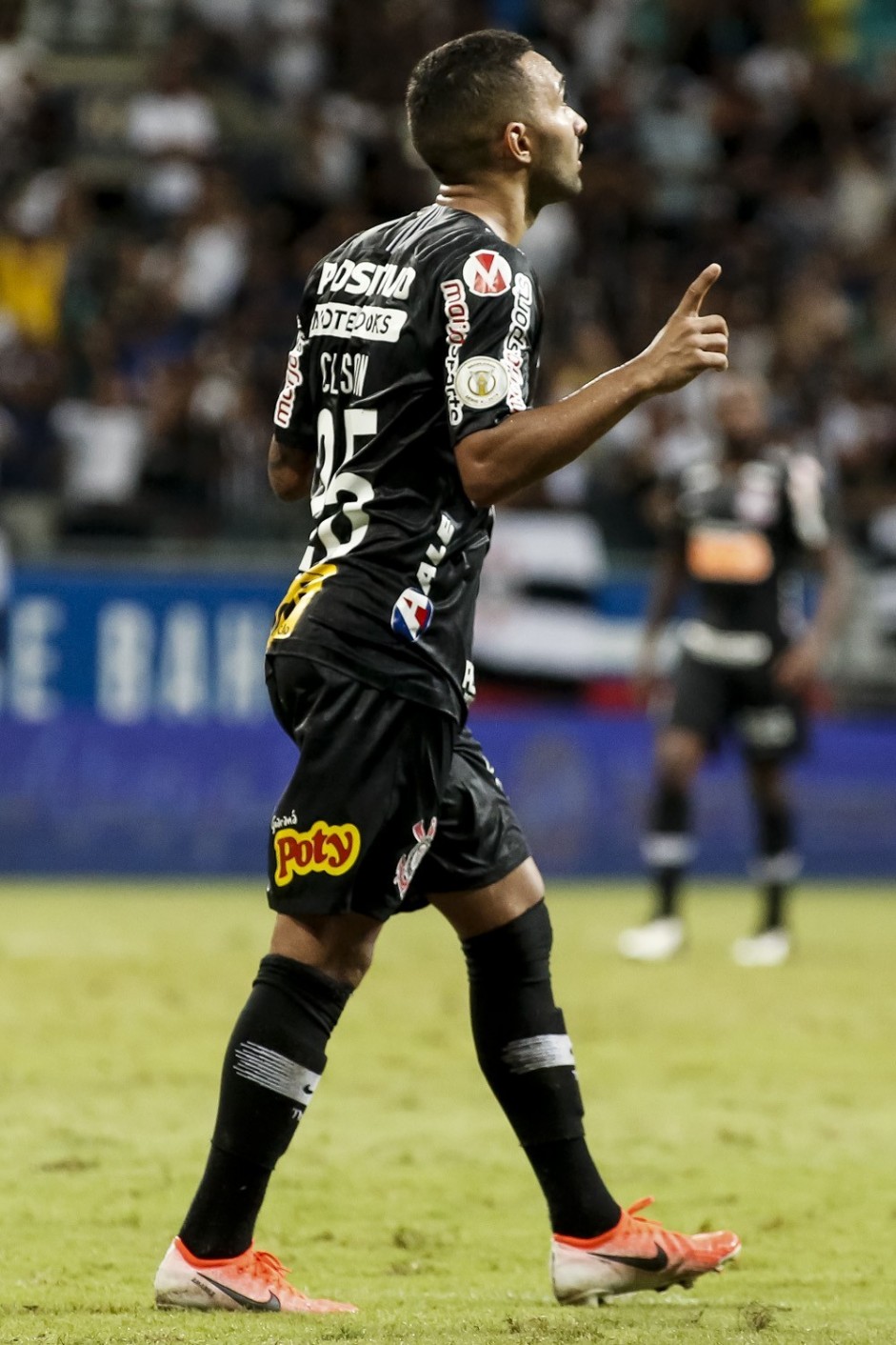 Clayson anotou o segundo e ltimo gol do Corinthians contra o Bahia, pela estreia do Brasileiro
