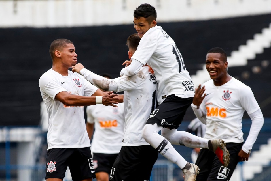 Rafinha marcou o gol do Corinthians contra o So Bernardo pelo Paulista Sub-20