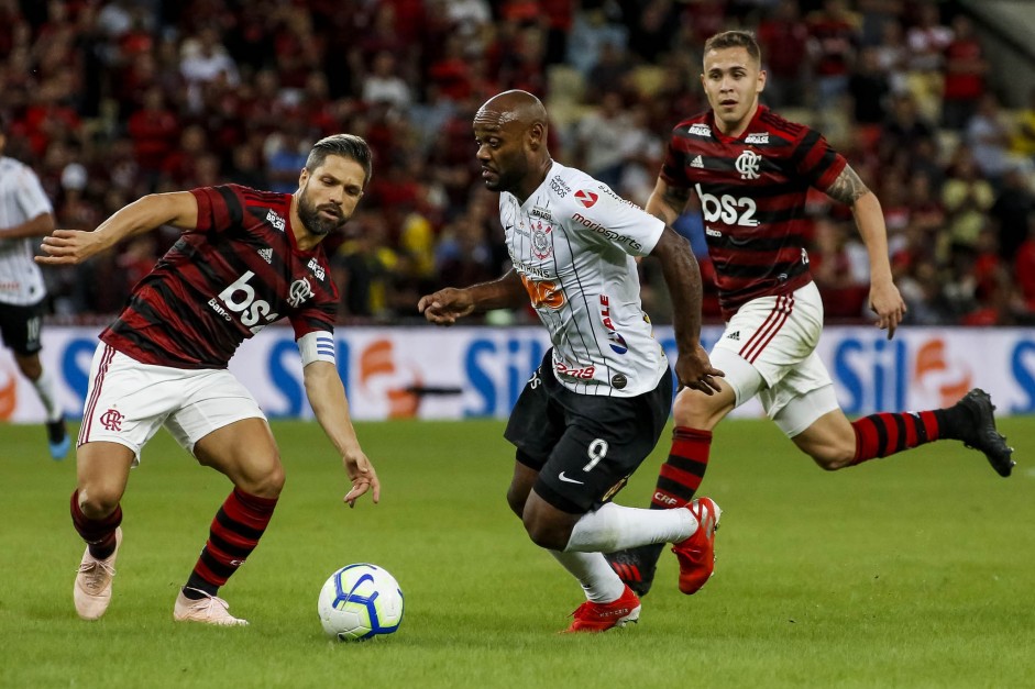 Atacante Vagner Love durante jogo contra o Flamengo, pela Copa do Brasil