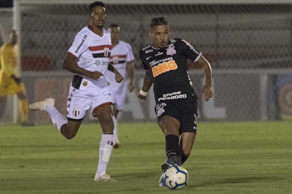 Jnior Urso durante derrota para o Botafogo-SP, em partida amistosa em Ribeiro Preto
