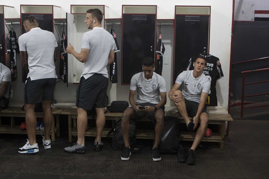 Timo no vestirio antes do amistoso contar o Botafogo-SP, em Ribeiro Preto
