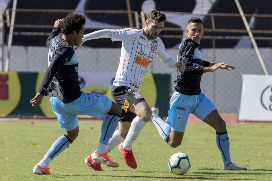 Mauro Boselli durante amistoso contra o Londrina