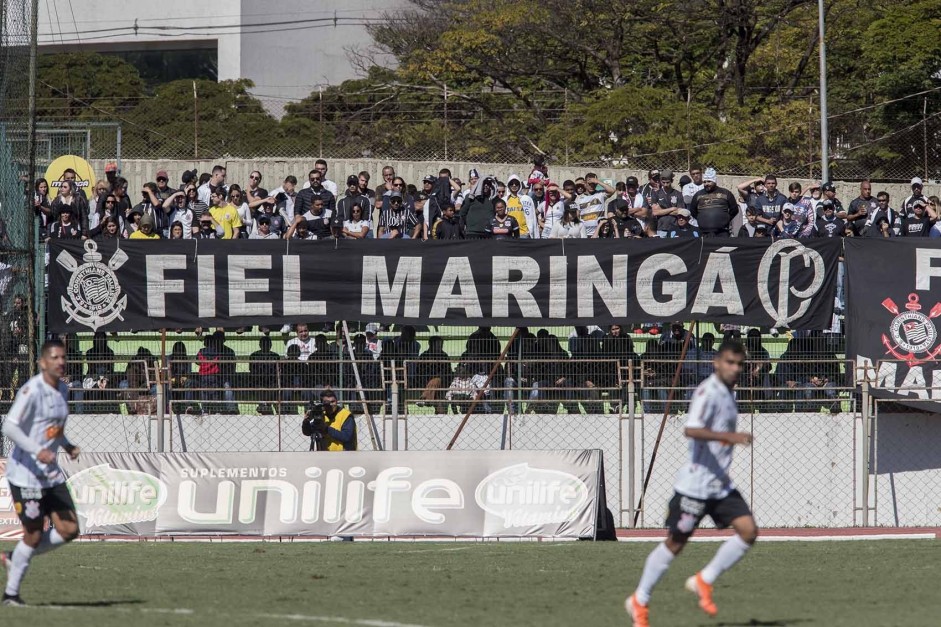 Torcida do Corinthians marcou presena no amistoso contra o Londrina