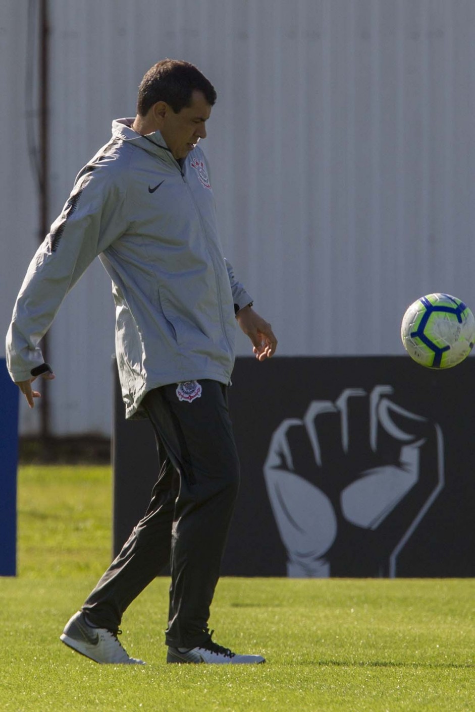 Fbio Carille durante treino que prepara o time para jogo amistoso contra o Londrina