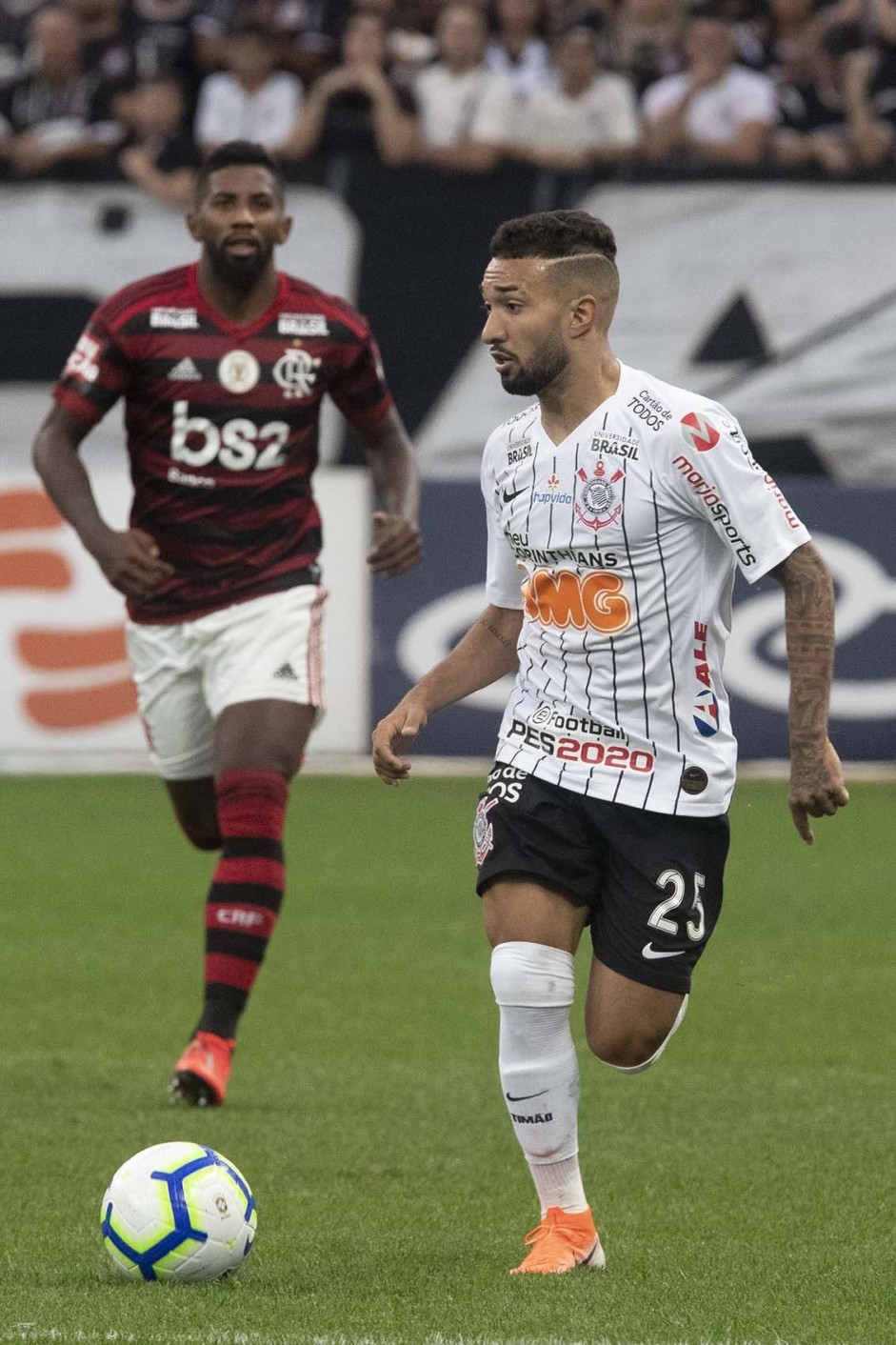 Clayson no jogo contra o Flamengo, pelo Brasileiro, na Arena Corinthians