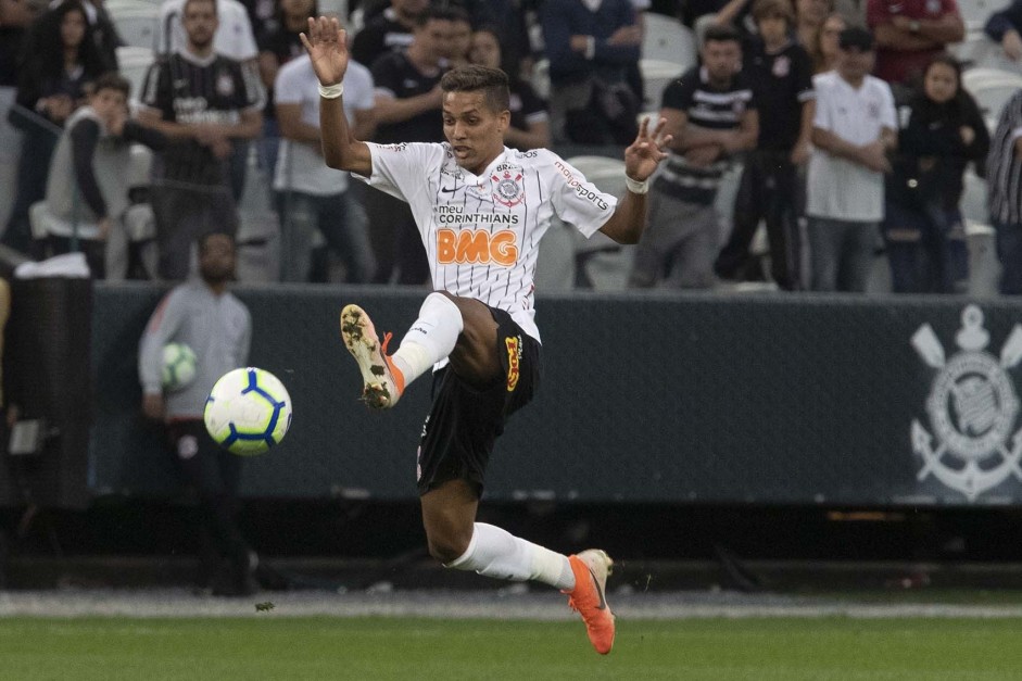 Jovem Pedrinho durante jogo contra o Flamengo, na Arena Corinthians, pelo Brasileiro