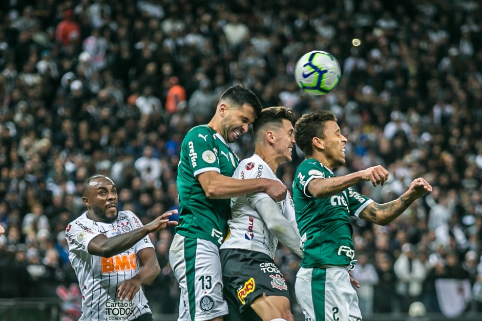 Manoel e Avelar na partida contra o Palmeiras, pelo Brasileiro