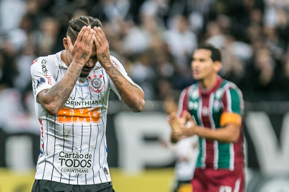Jnior Urso durante jogo contra o Fluminense, pela Sul-Americana
