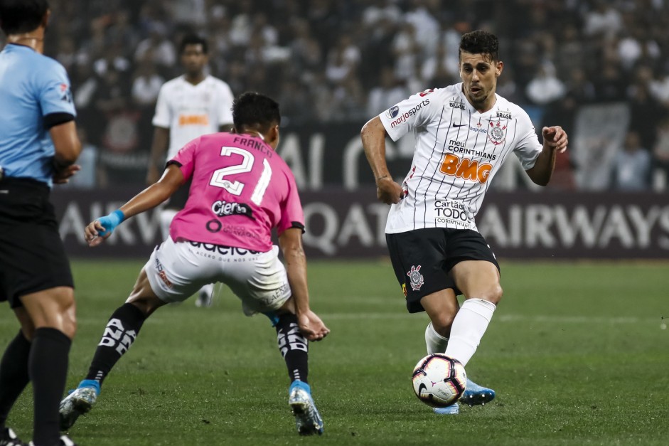 Avelar no embate contra o Del Valle, pela Copa Sul-Americana, na Arena Corinthians