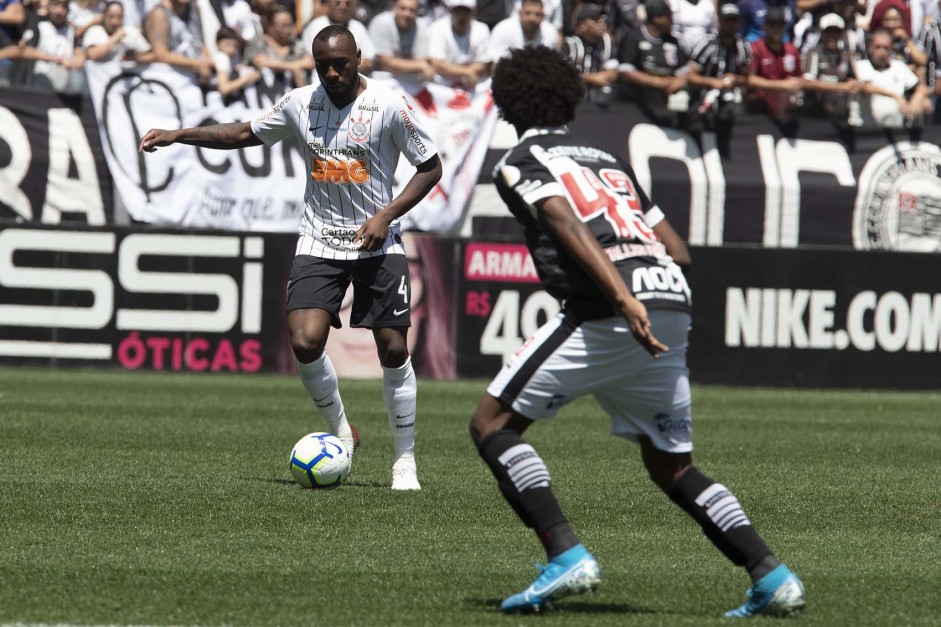 Manoel durante partida contra o Vasco, pelo Brasileiro, na Arena Corinthians