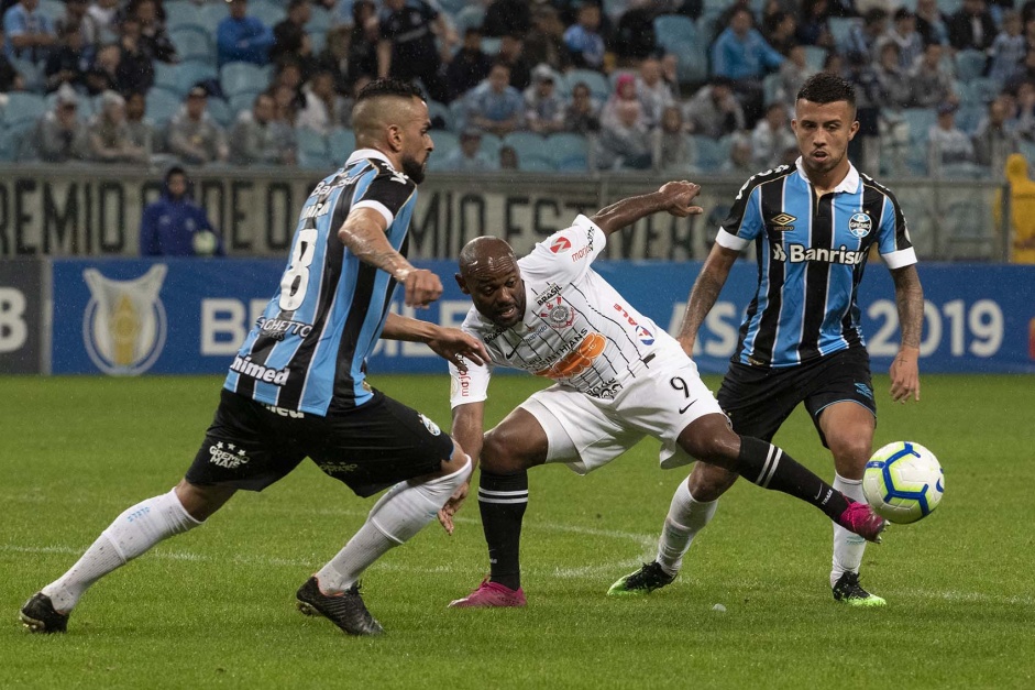 Vagner Love durante jogo contra o Grmio, pelo Campeonato Brasileiro 2019