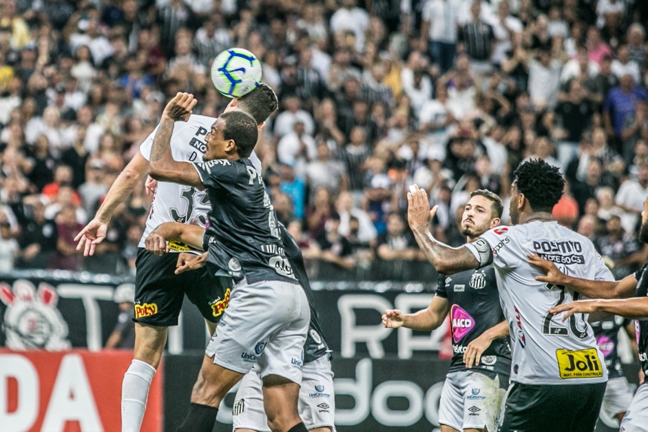 Corinthians recebeu o Santos, na Arena, neste sbado