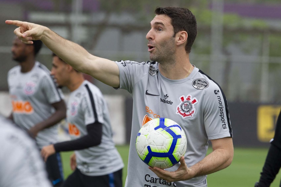 O Corinthians inicia mais uma semana decisiva, com um duelo contra o Internacional no domingo