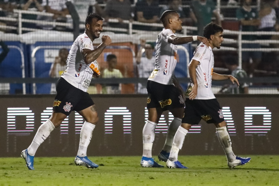 Michel, Urso e Gabriel durante jogo contra o Palmeiras