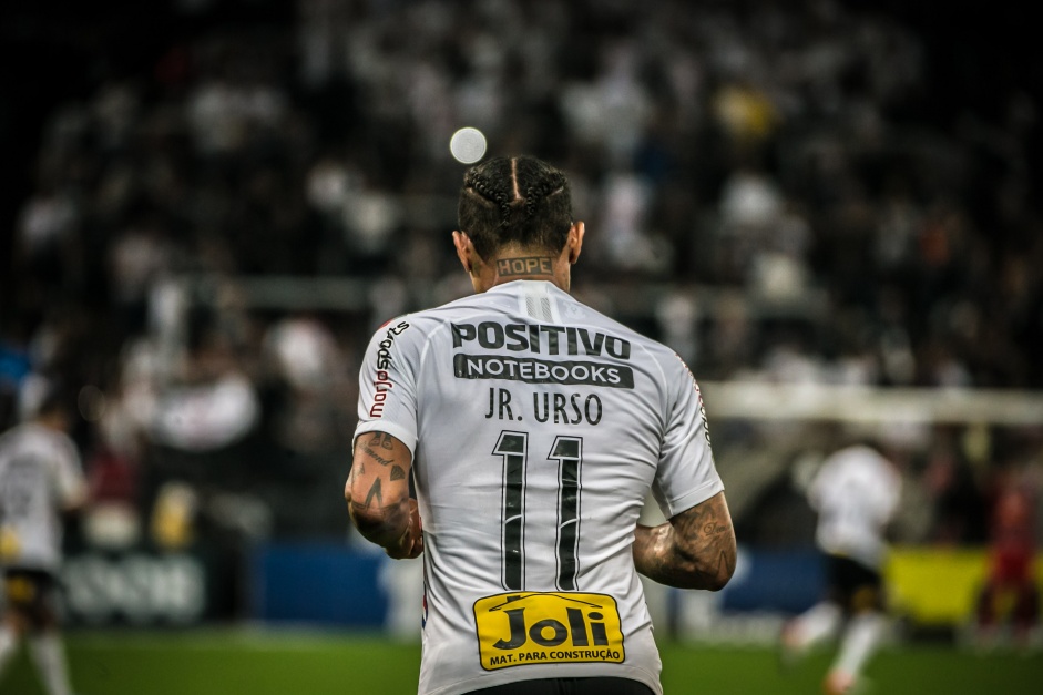 Jnior Urso durante duelo contra o Ava, pelo Campeonato Brasileiro, na Arena Corinthians