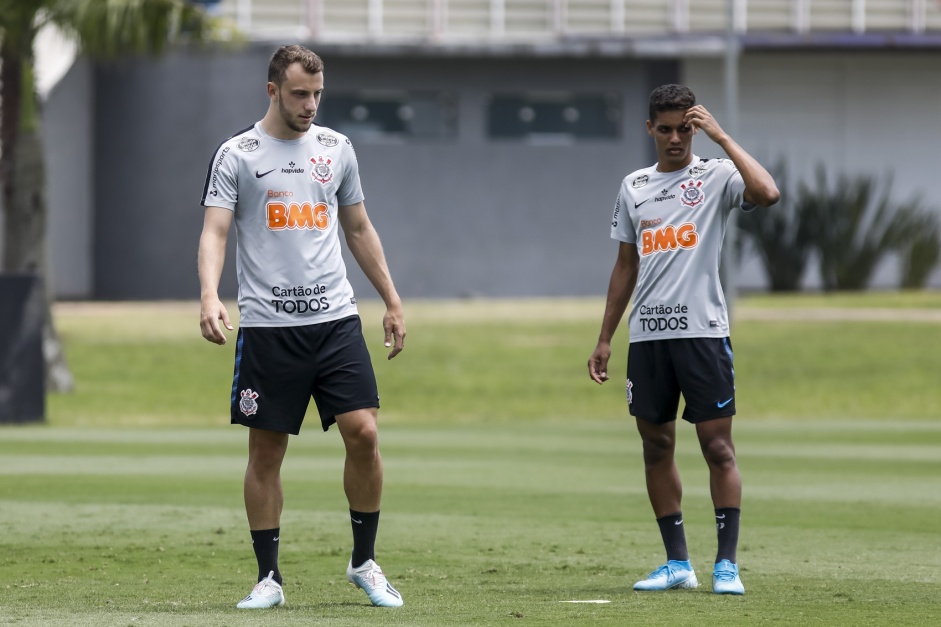 Ausncias no treino desta quarta-feira, Pedrinho e Carlos foram relacionados para o jogo