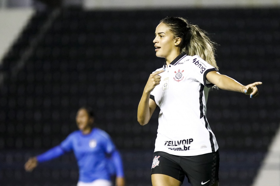 Gabi Nunes reencontrou as ex-companheiras de Corinthians na noite desta segunda-feira