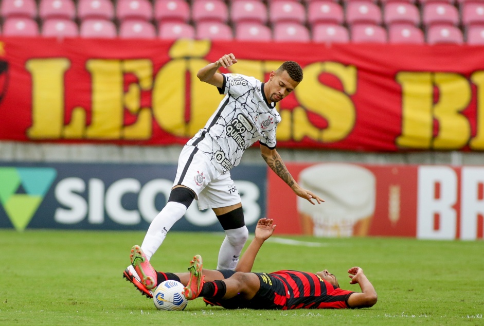 Joo Victor durante confronto entre Sport e Corinthians