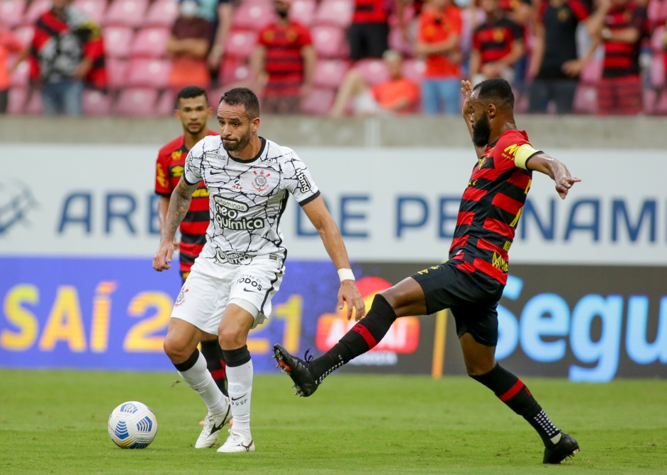 Renato Augusto durante confronto entre Sport e Corinthians