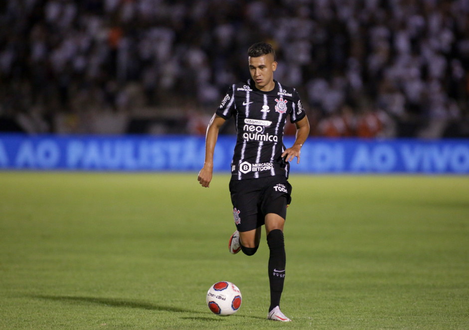 Cantillo na partida do Corinthians contra o Botafogo-SP neste sbado