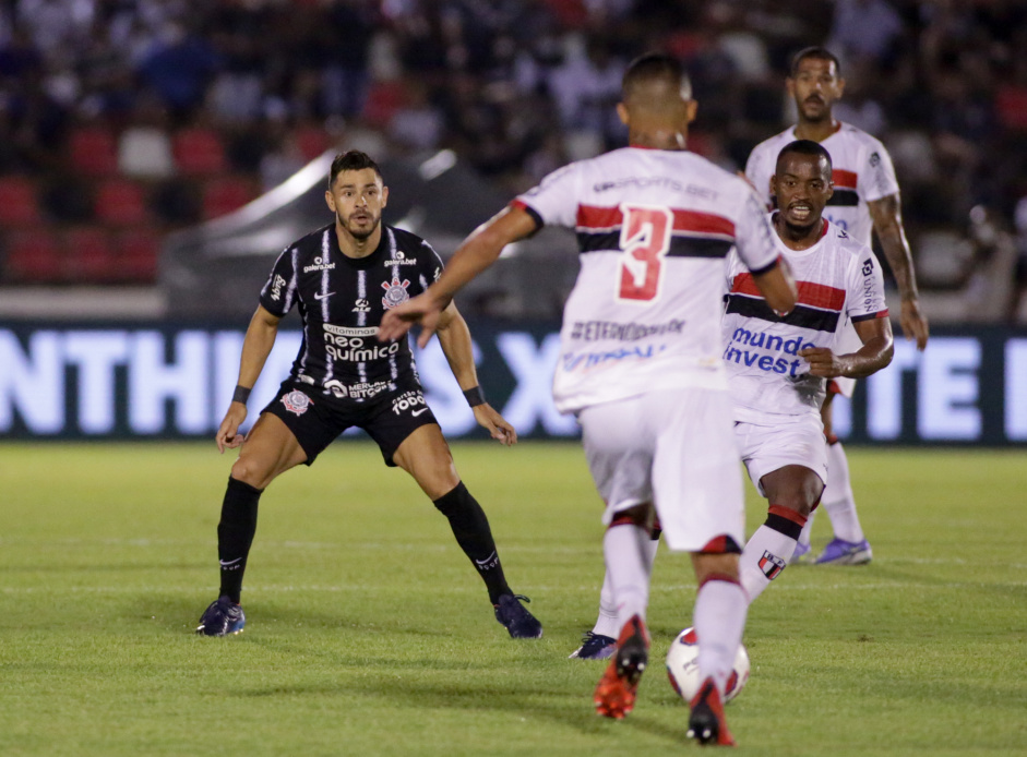 Joo Pedro no jogo do Corinthians contra o Botafogo-SP neste sbado