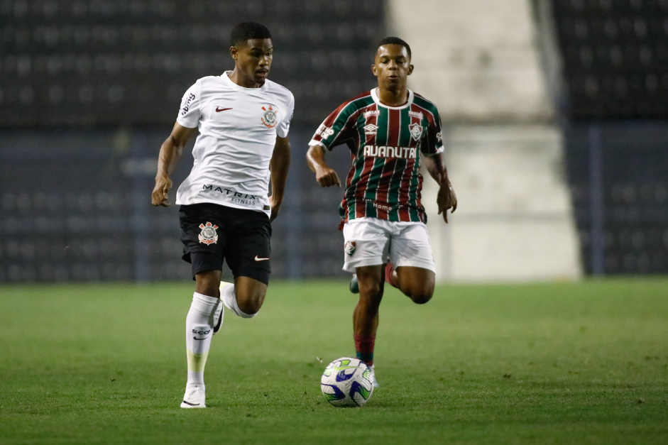 Mateus Henrique Patolino durante jogo contra o Fluminense